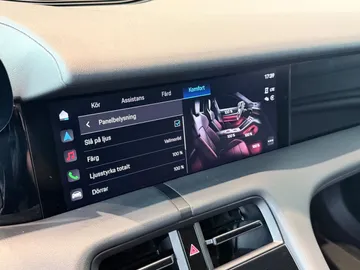 Car image 26