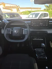 Car image 24