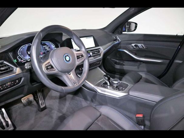 BMW 330 e M Sport 218 kW image number 4