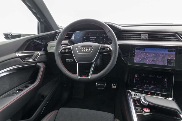 Audi Q8 50 quattro e-tron S-line 250 kW image number 19