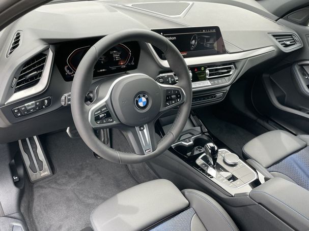 BMW 118i 100 kW image number 10