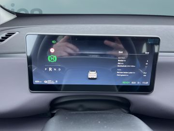 Car image 19