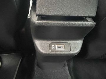 Car image 37