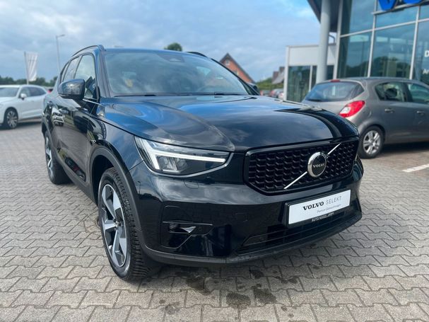 Volvo XC40 B3 Plus Dark 120 kW image number 2