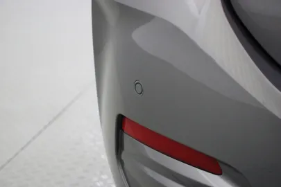 Car image 40