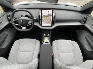 Car image 25