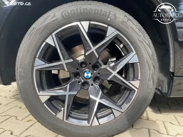 Car image 32