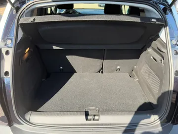 Car image 33