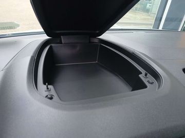 Car image 41