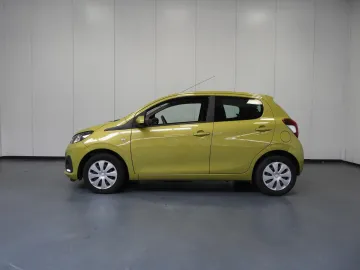 Car image 3