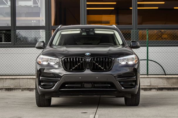 BMW X3 xDrive30d 195 kW image number 2