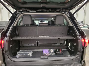 Car image 38