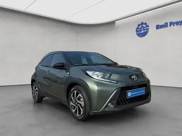 Car image 2