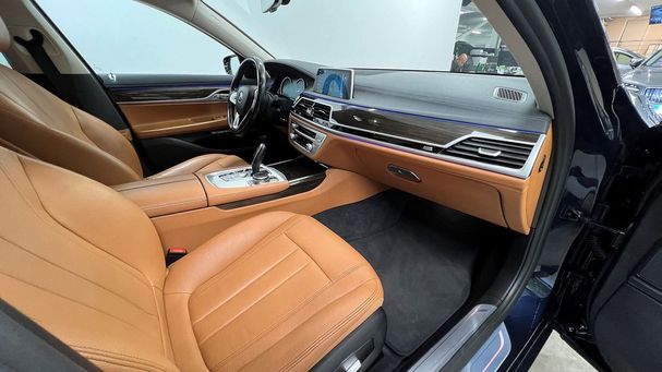 BMW 730d xDrive 196 kW image number 14