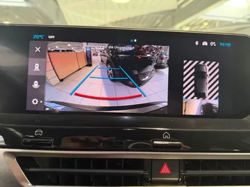 Car image 17