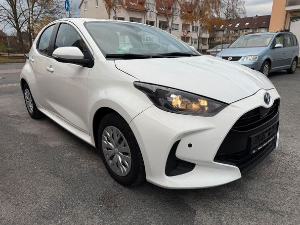 Toyota Yaris 1.0 Comfort 53 kW image number 2