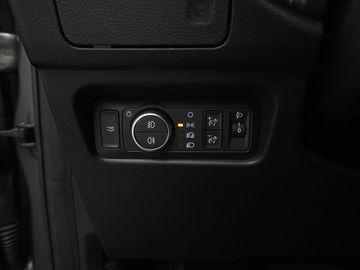 Car image 38