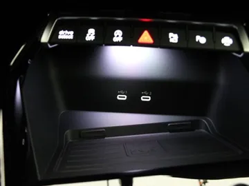 Car image 33