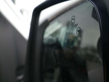 Car image 48