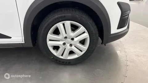 Car image 20