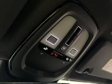 Car image 35