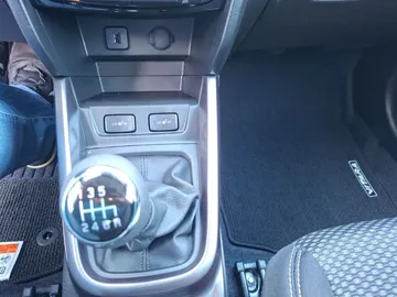 Car image 24