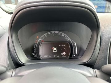 Car image 24