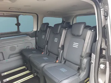Car image 30