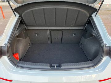 Car image 37