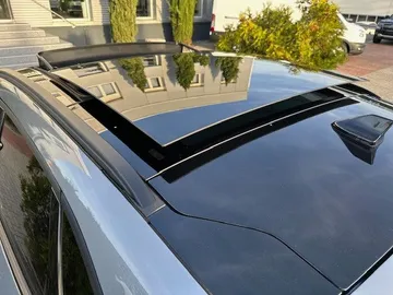 Car image 43