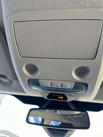 Car image 32