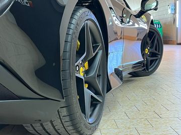 Car image 32