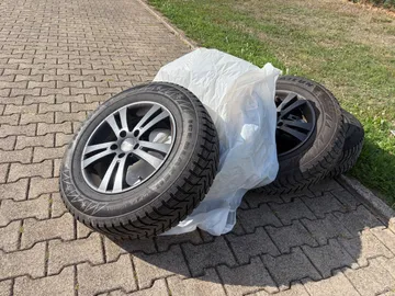 Car image 27