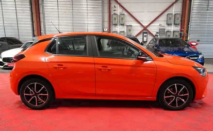 Car image 4