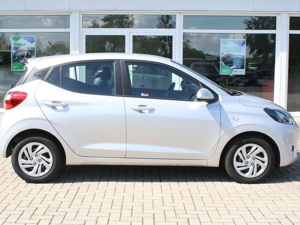 Hyundai i10 blue Select 49 kW image number 4