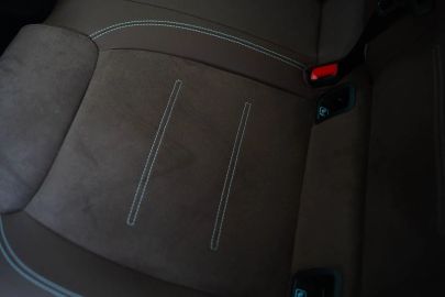 Car image 36