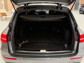 Car image 46