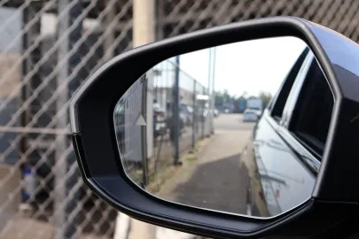 Car image 28