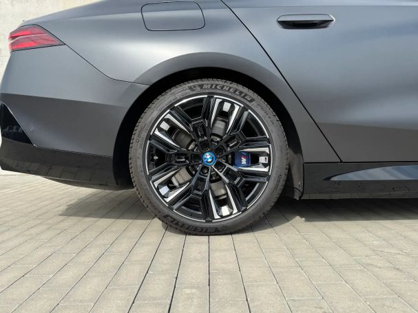 BMW i5 M60 xDrive 440 kW image number 5