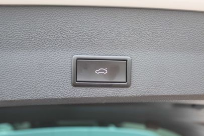 Car image 36