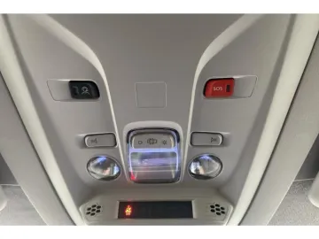 Car image 36