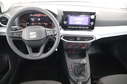 Car image 14