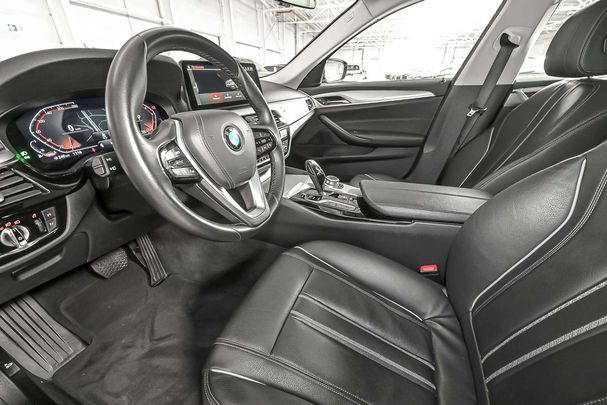 BMW 520i Touring 120 kW image number 4