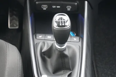 Car image 27