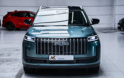 Car image 3
