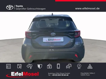 Car image 4