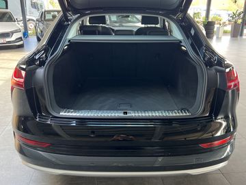 Car image 32