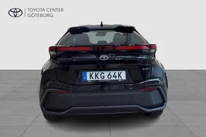 Car image 3