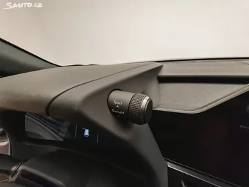 Car image 42