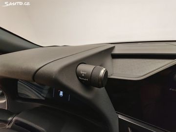 Car image 42